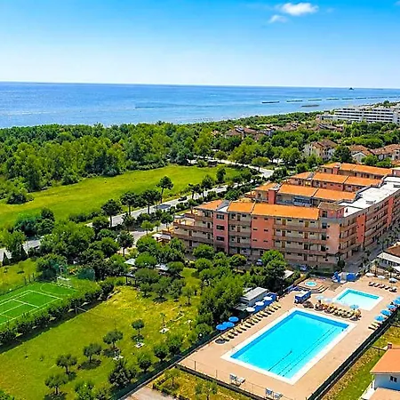 Apartahotel Costa Paradiso 3*